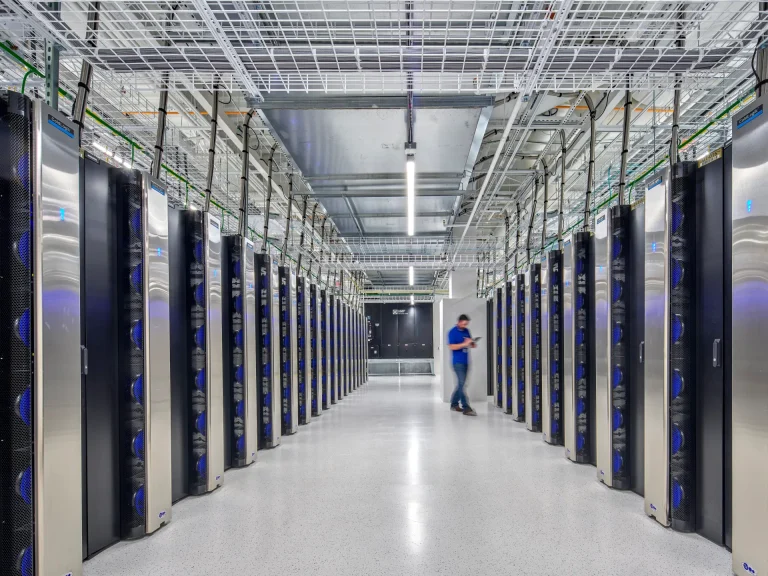 کالوکیشن (Colocation): سرمایه‌گذاری هوشمند در میزبانی حرفه‌ای داده‌ها