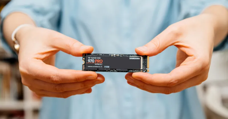 مقایسه هوشمندانه هاست NVMe و هاست SSD